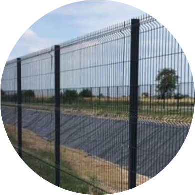 Photo d'une clôture en bordure du REM