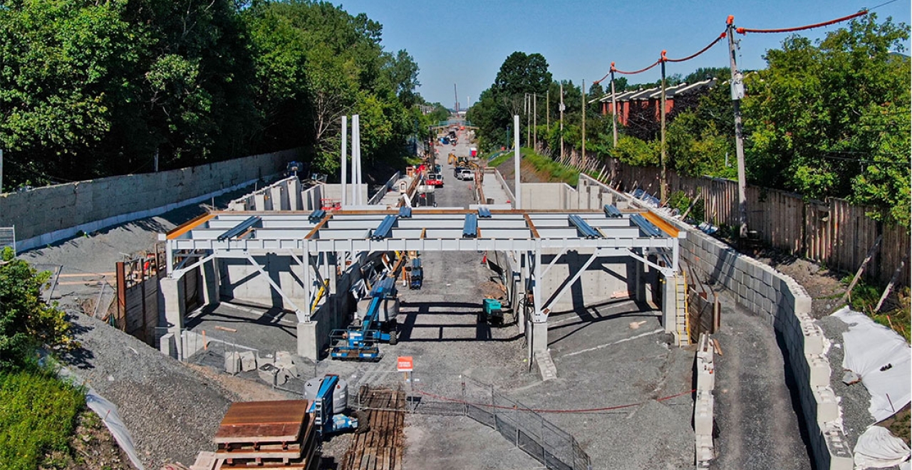 Canora station: the steel structure rises (August 2020)