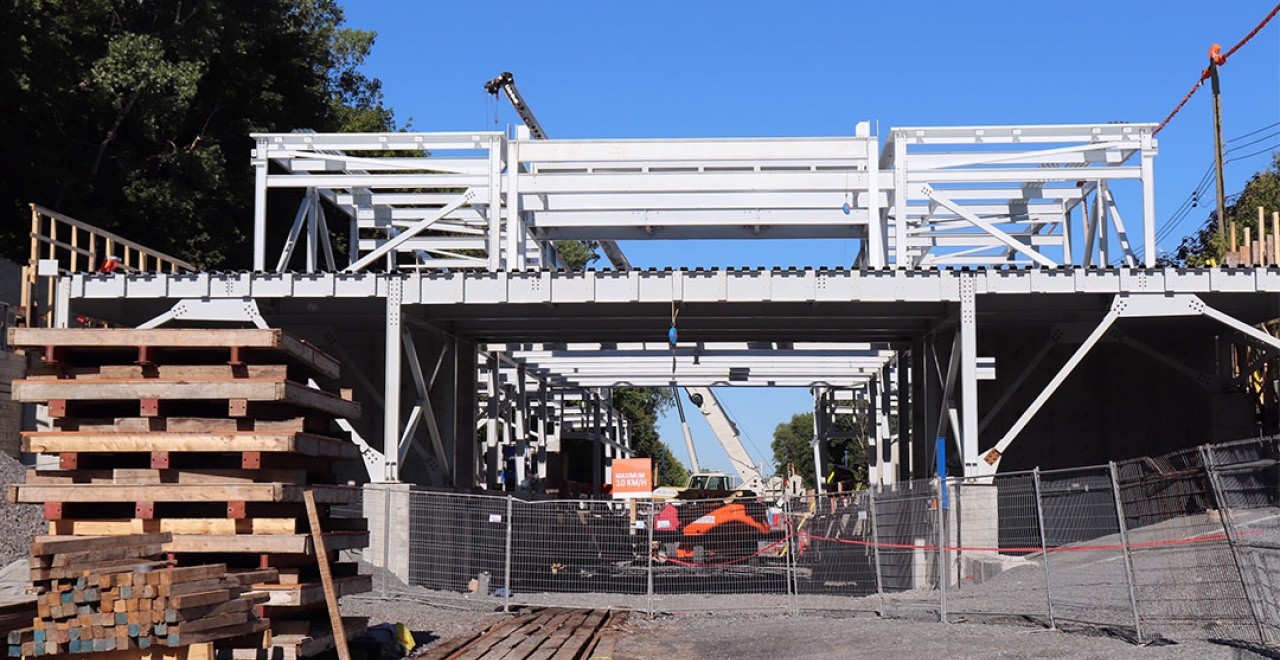 Canora station: the steel structure rises (September 2020)