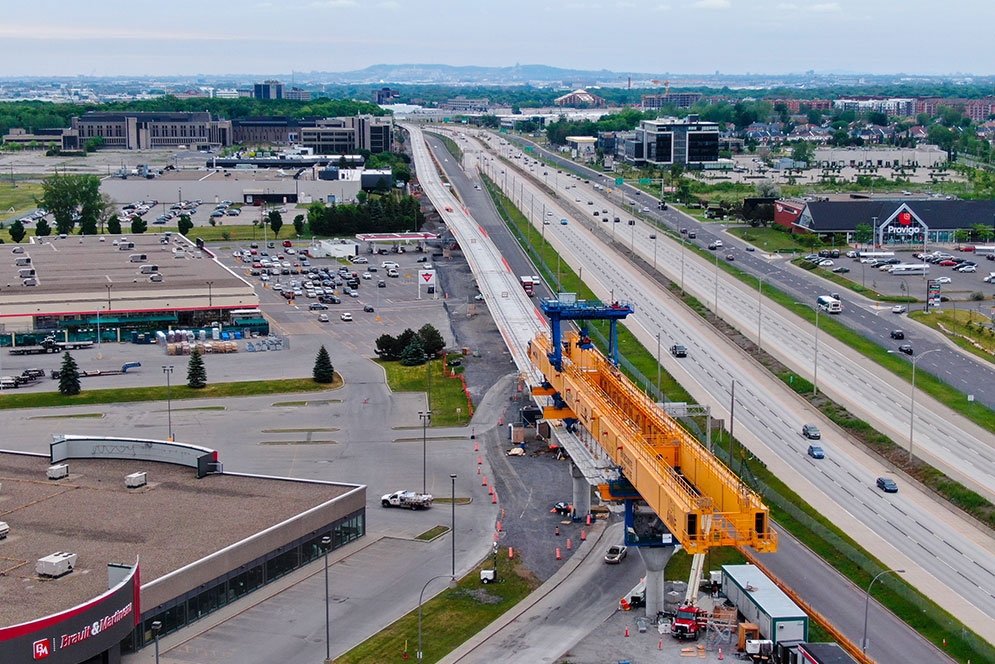 Launching beam Anne a few days before its crossing of Saint-Charles Boulevard in Kirkland - June 2020
