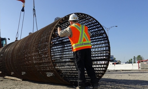 The first piers of the REM erected in Brossard