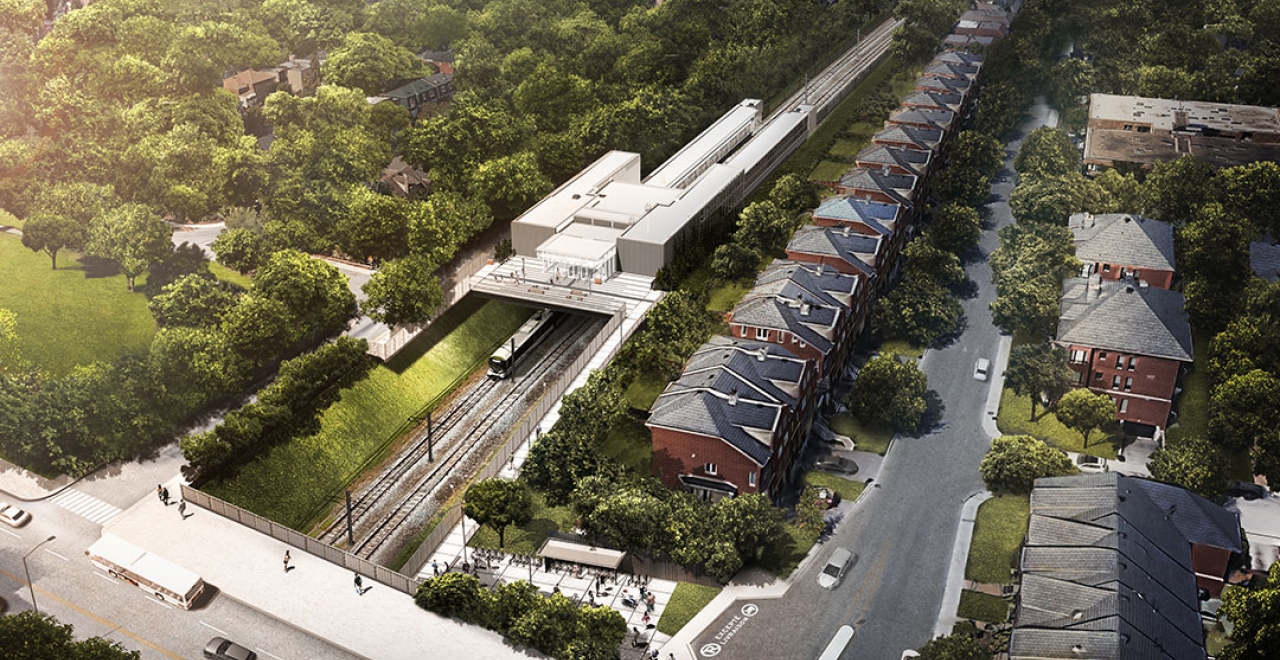 A first aerial view of the Canora station and its footprint in the heart of the Glenmount residential district in the Côte-des-Neiges-Notre-Dame-de-Grâce borough. Trees and shrubs, as well as climbing plants will be planted on both sides of the station to provide a visual screen between the station and neighbouring properties. / Image for indicative purposes only.