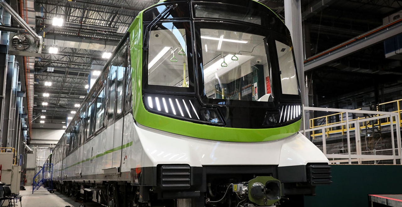 Over the coming weeks, you will be able to see the first cars travel along a 3.5-km segment from the Brossard station to just before the Panama station. 