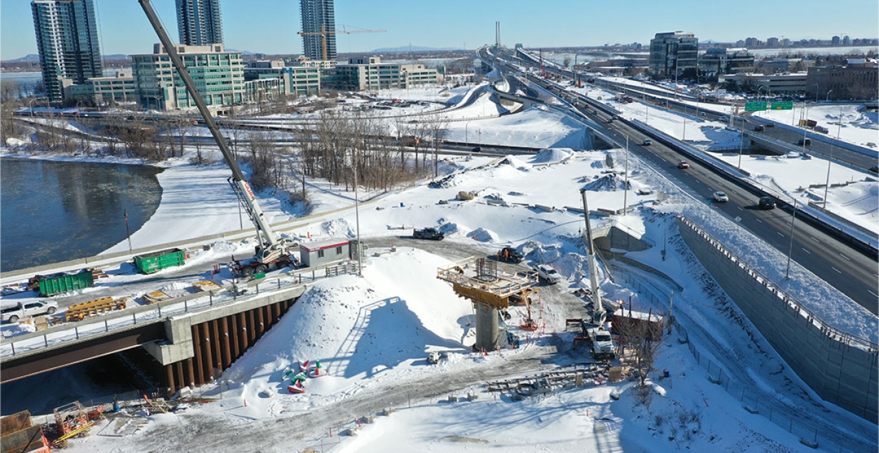 February 2020: Installation of the first box girders of the Île-des-Sœurs bridge.