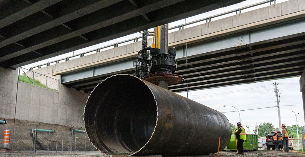 July 2018: Drilling of the first caissons for the Highway 10 elevated structure.