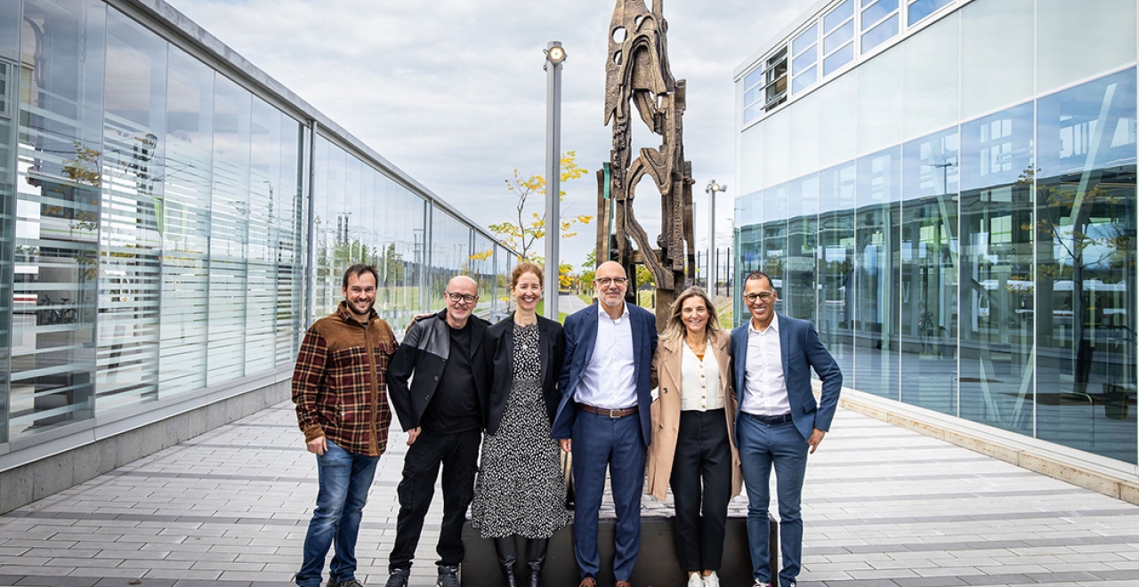 Vernissage de l'œuvre Les passagers à la station Brossard.