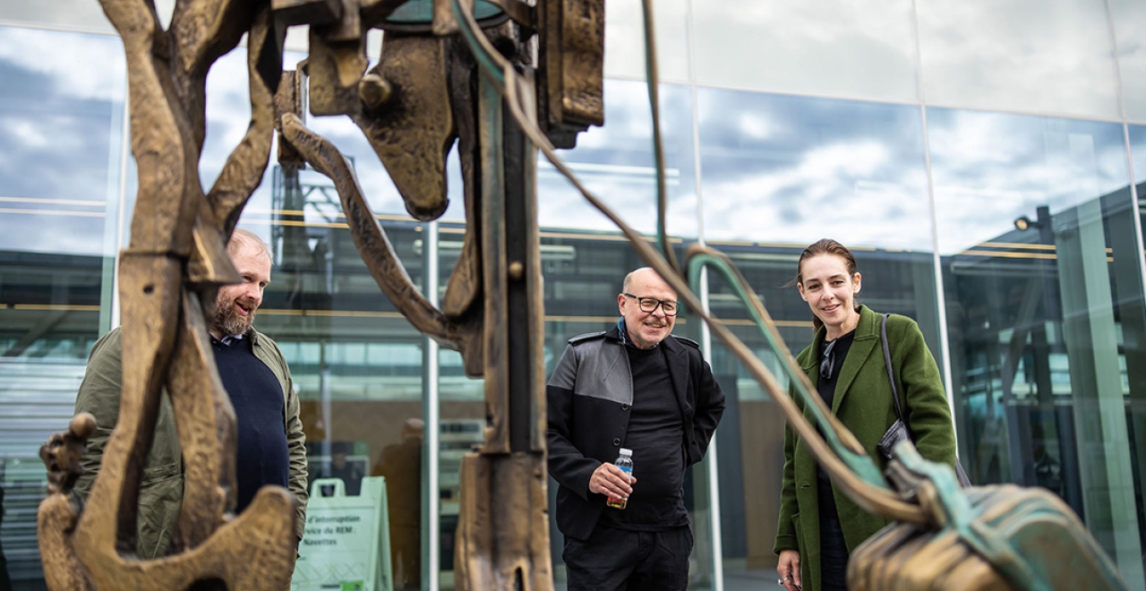 Vernissage de l'œuvre Les passagers à la station Brossard.