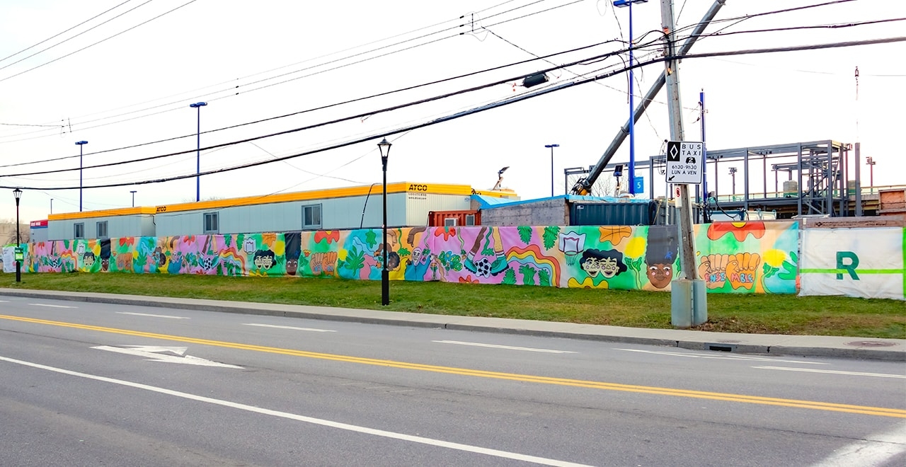 This mural is about diversity, the mix of cultures and the sense of community that young people have managed to create in this neighborhood, due in particular Maison des Jeunes À-MA-BAIE.